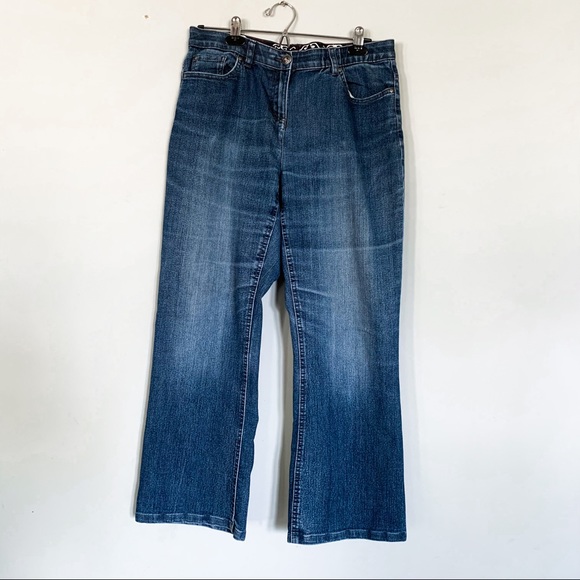 Contrast • Cropped Jeans (Size 11) - Picture 2 of 5
